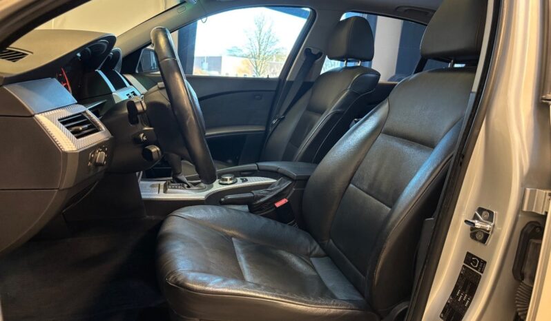 BMW 5-serie E60 550i 4,8 Steptr. 4d full