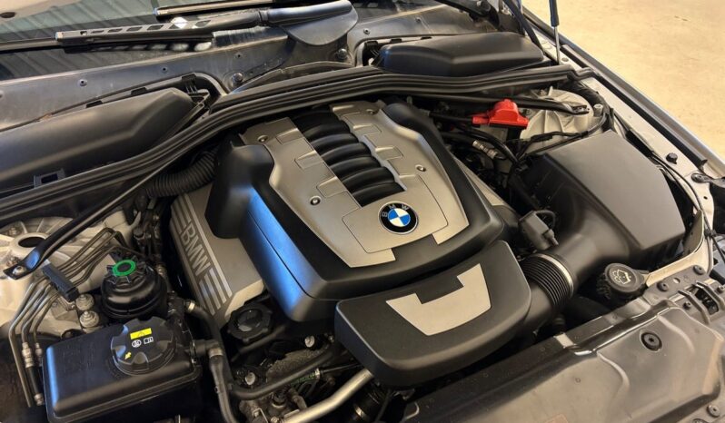 BMW 5-serie E60 550i 4,8 Steptr. 4d full