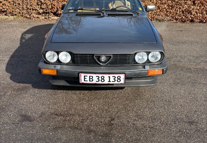 Alfa Romeo GTV 2,0 full