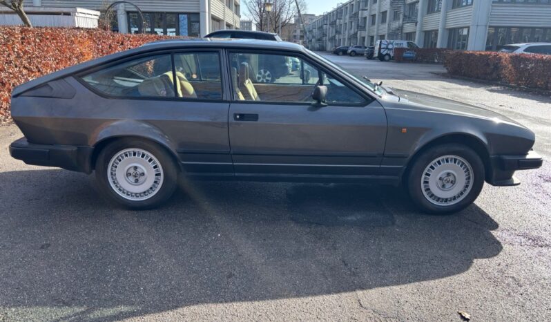 Alfa Romeo GTV 2,0 full