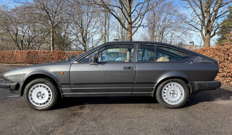 Alfa Romeo GTV 2,0 full