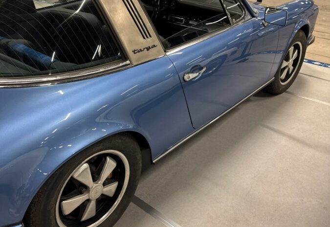 Porsche 911 F Targa full