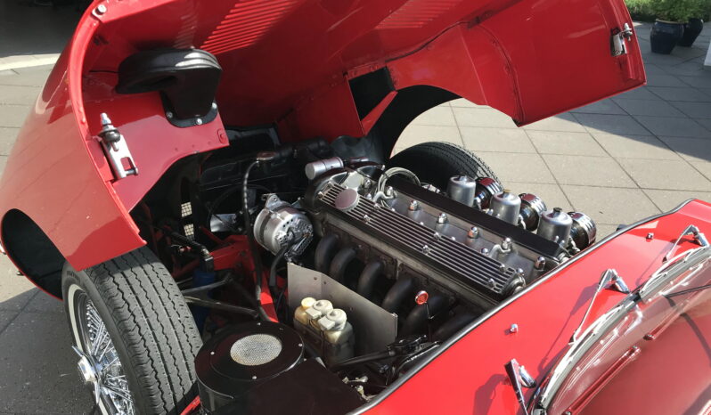 Jaguar E-Type 4,2 Roadstar full