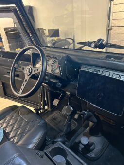 Land Rover Defender 110″ Crew Cab full