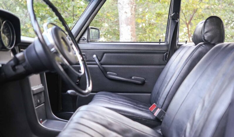 Mercedes-Benz 200-230 (W115) 200 /8 full