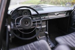 Mercedes-Benz 200-230 (W115) 200 /8 full