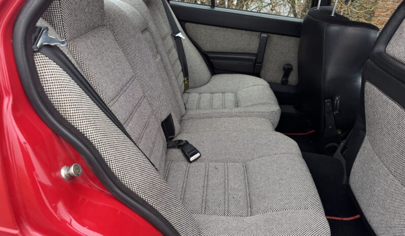 Alfa Romeo 75 Turbo Evoluzione full