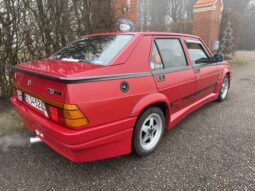 Alfa Romeo 75 Turbo Evoluzione full