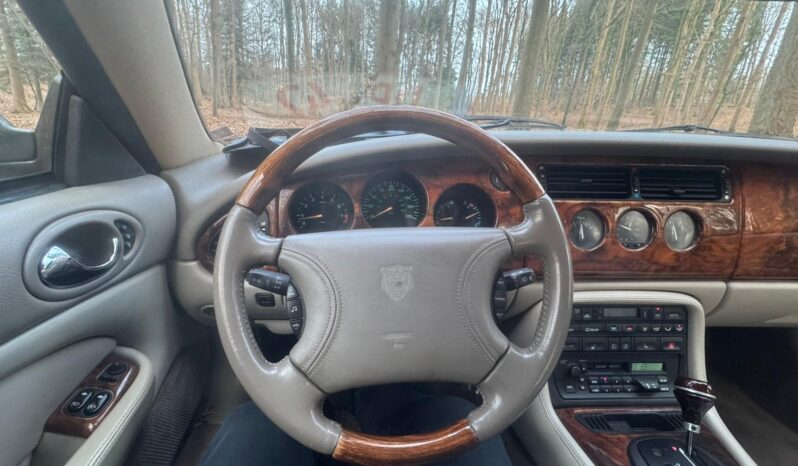 Jaguar XK8 XK 4,2 V8 Coupé aut. 2d full