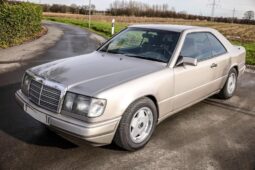 Mercedes-Benz E-Klasse (W124) 230CE full