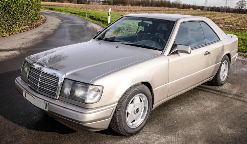 Mercedes-Benz E-Klasse (W124) 230CE full