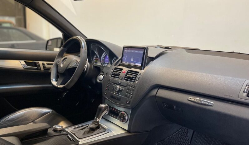Mercedes-Benz C-Klasse (W220) C63 6,3 AMG stc. aut. Van 5d full