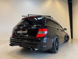 Mercedes-Benz C-Klasse (W220) C63 6,3 AMG stc. aut. Van 5d full