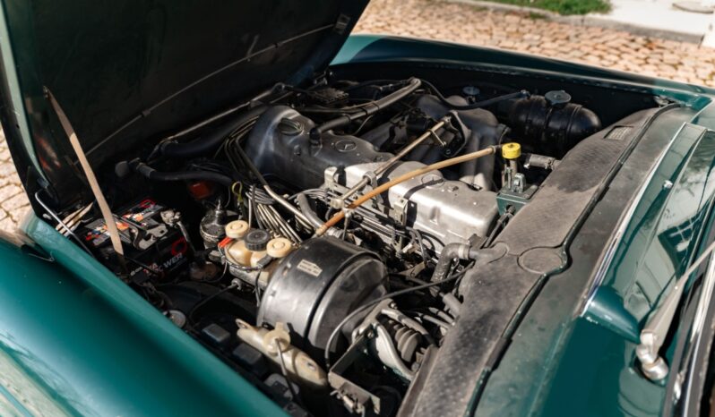 Mercedes-Benz 220-280 (W111) SL 280 full