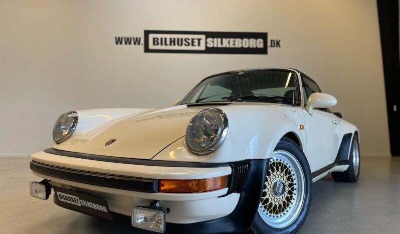 Porsche 911 2,4 Targa 2d full