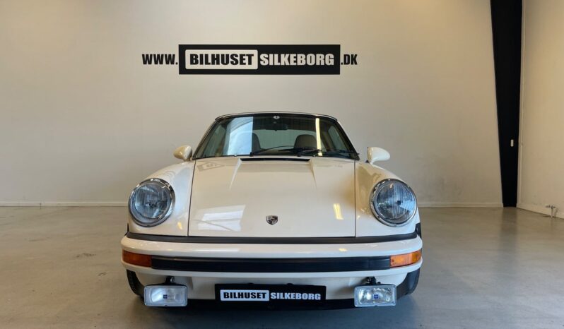 Porsche 911 2,4 Targa 2d full