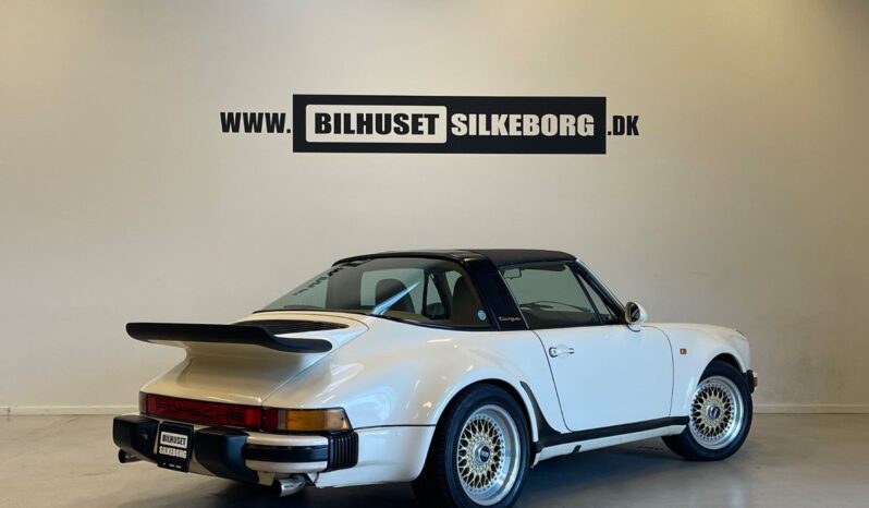 Porsche 911 2,4 Targa 2d full