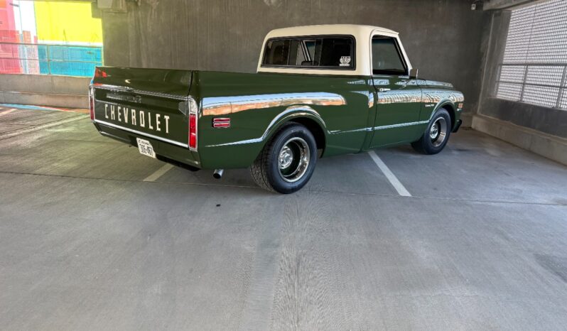 Chevrolet C10 Shortbed Fleetside V8 full