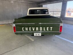 Chevrolet C10 Shortbed Fleetside V8 full