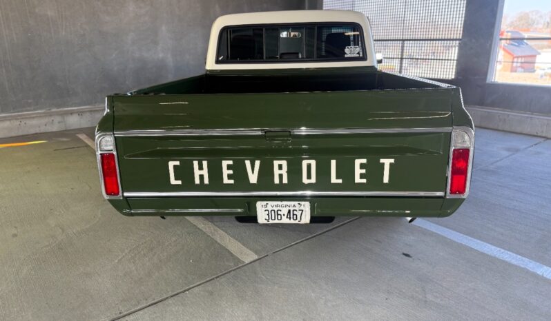 Chevrolet C10 Shortbed Fleetside V8 full