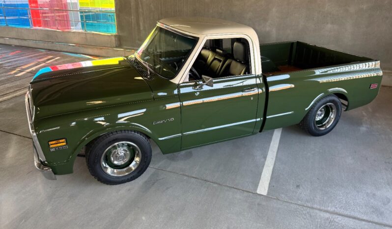 Chevrolet C10 Shortbed Fleetside V8 full