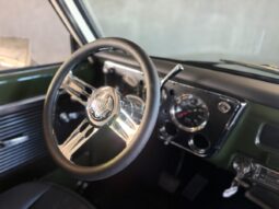 Chevrolet C10 Shortbed Fleetside V8 full