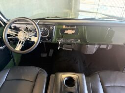 Chevrolet C10 Shortbed Fleetside V8 full