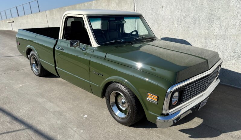 Chevrolet C10 Shortbed Fleetside V8 full