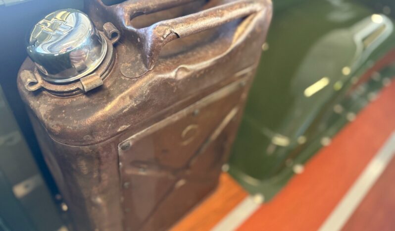 Chevrolet C10 Shortbed Fleetside V8 full