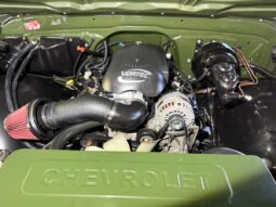 Chevrolet C10 Shortbed Fleetside V8 full