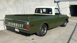 Chevrolet C10 Shortbed Fleetside V8 full
