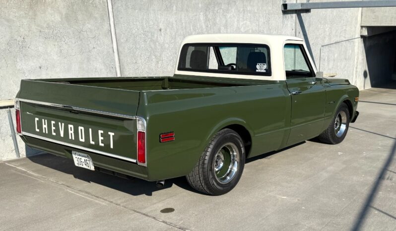 Chevrolet C10 Shortbed Fleetside V8 full