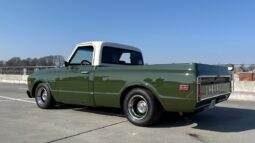 Chevrolet C10 Shortbed Fleetside V8 full
