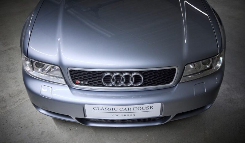 Audi RS4 B5 Avant full