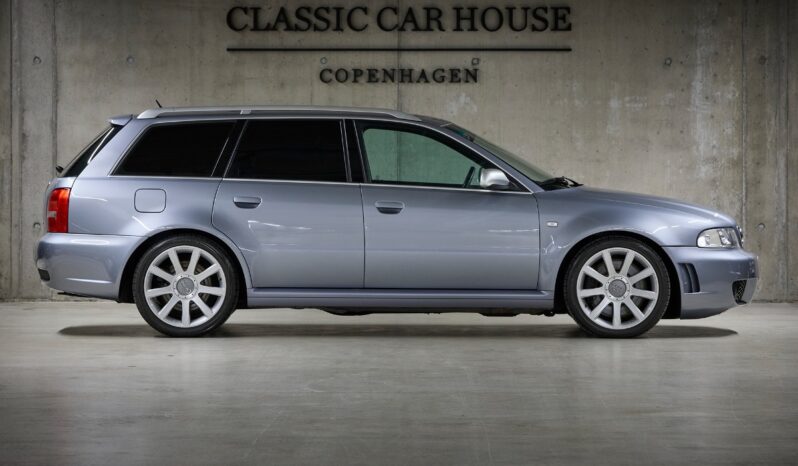 Audi RS4 B5 Avant full