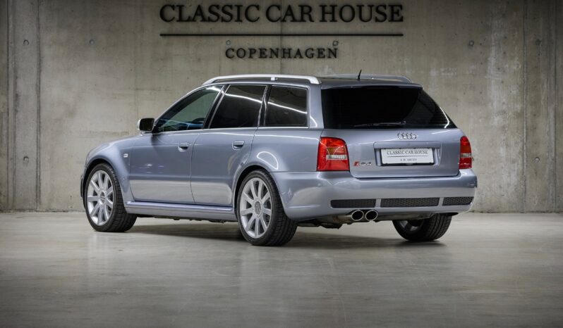 Audi RS4 B5 Avant full
