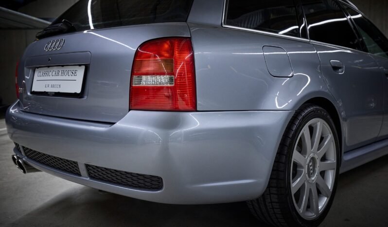 Audi RS4 B5 Avant full