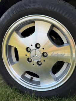 Mercedes-Benz SL-Klasse (R107) 560 V8 full