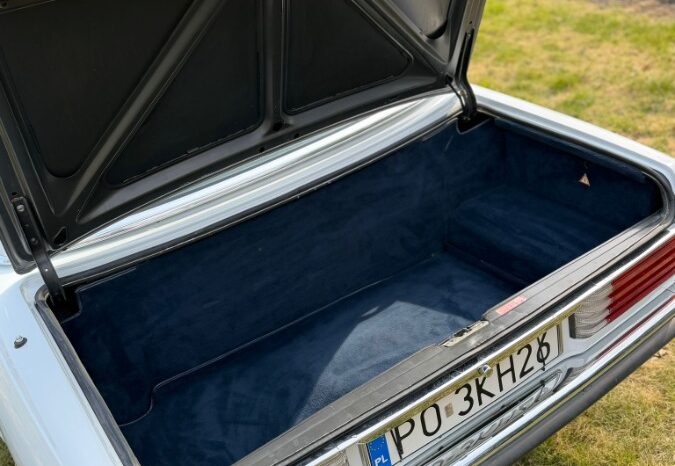 Mercedes-Benz SL-Klasse (R107) 560 V8 full