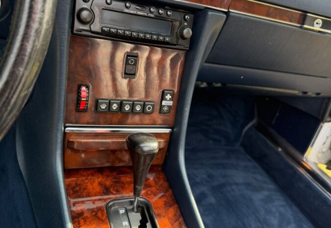 Mercedes-Benz SL-Klasse (R107) 560 V8 full