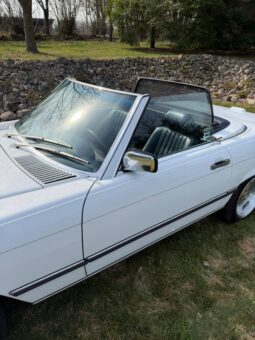 Mercedes-Benz SL-Klasse (R107) 560 V8 full