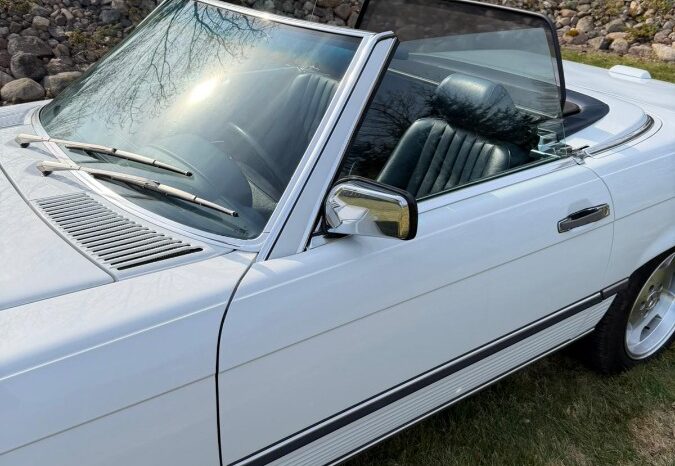 Mercedes-Benz SL-Klasse (R107) 560 V8 full