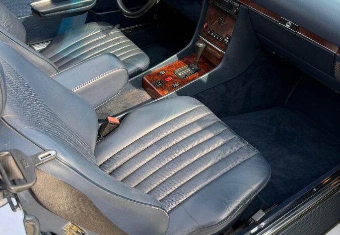 Mercedes-Benz SL-Klasse (R107) 560 V8 full