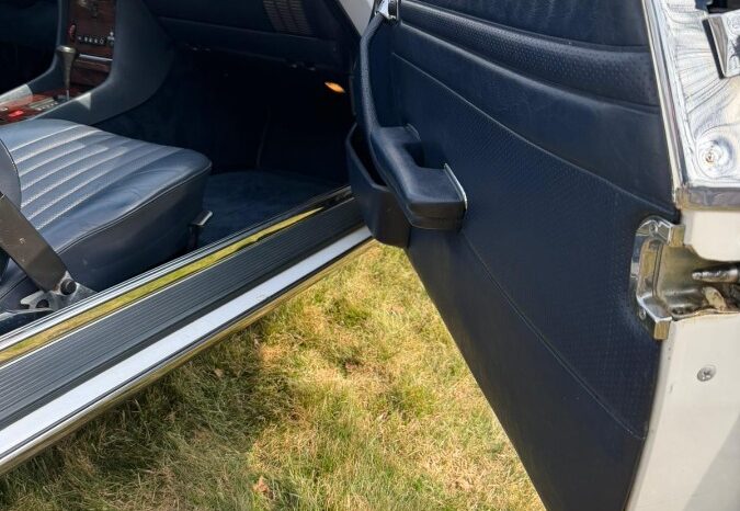 Mercedes-Benz SL-Klasse (R107) 560 V8 full