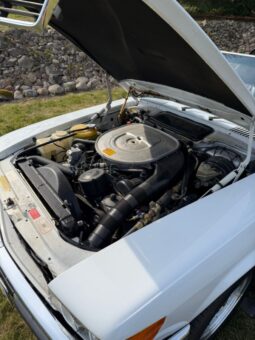 Mercedes-Benz SL-Klasse (R107) 560 V8 full