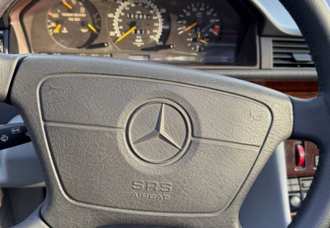 Mercedes-Benz E-Klasse (W124) E320 cabriolet full