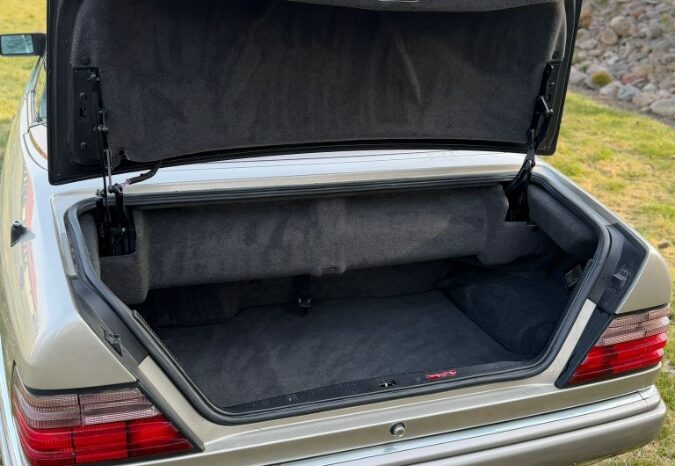 Mercedes-Benz E-Klasse (W124) E320 cabriolet full