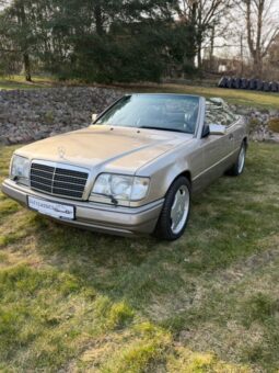 Mercedes-Benz E-Klasse (W124) E320 cabriolet full
