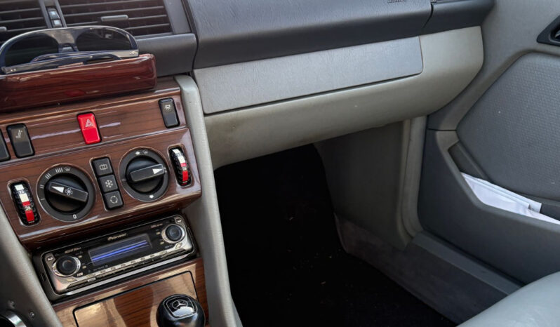 Mercedes-Benz E-Klasse (W124) 300 CE full