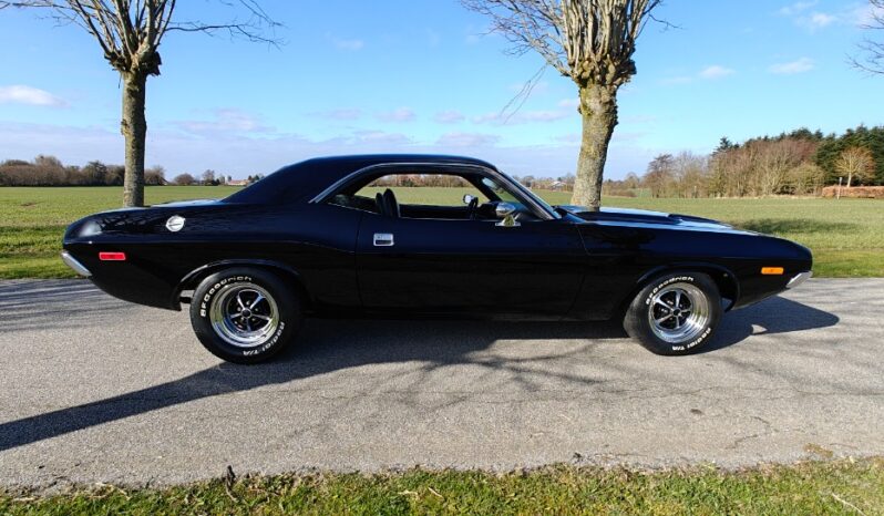Dodge Challenger coupe full